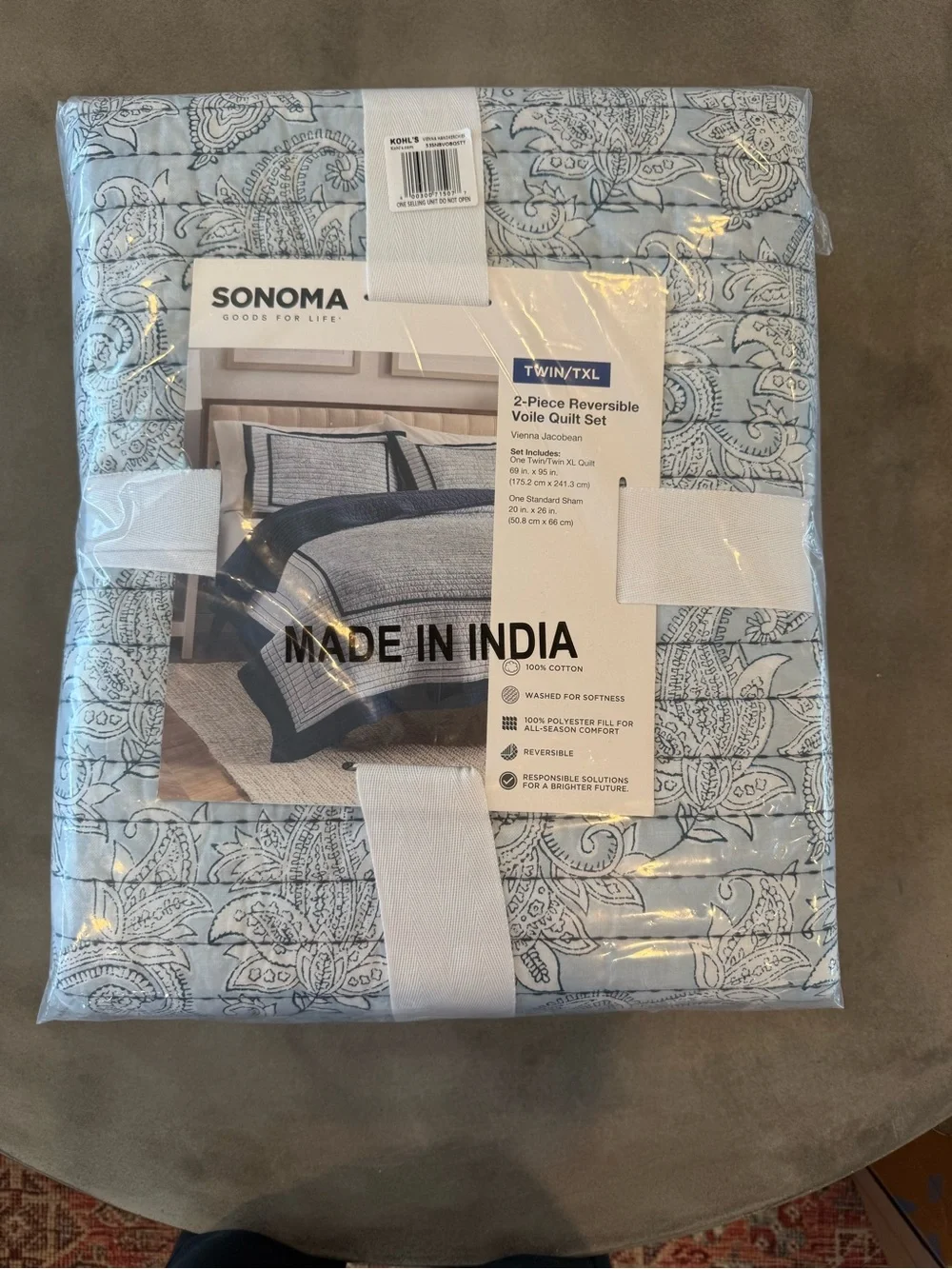 NWT Navy and Light Blue Quilted Twin Bedspread Set - Classic Stripe